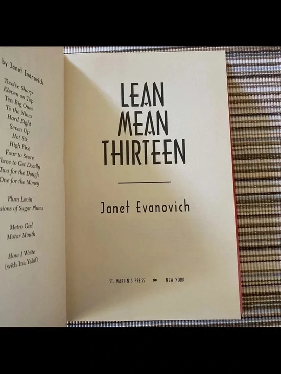 Hardcover Book ~ Lean Mean Thirteen By: Janet Evanovich - Picture 6 of 7